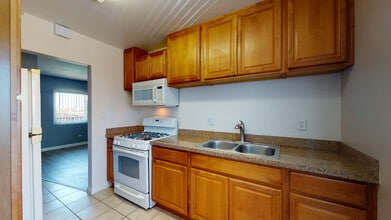 1440 Lincoln Ave, Unit 25 in San Diego, CA - Foto de edificio - Building Photo