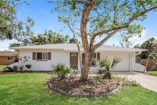 12613 Sixth St in Ft. Myers, FL - Building Photo