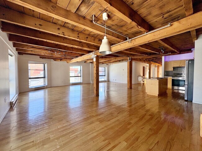 property at 358 Saint-Pierre Rue