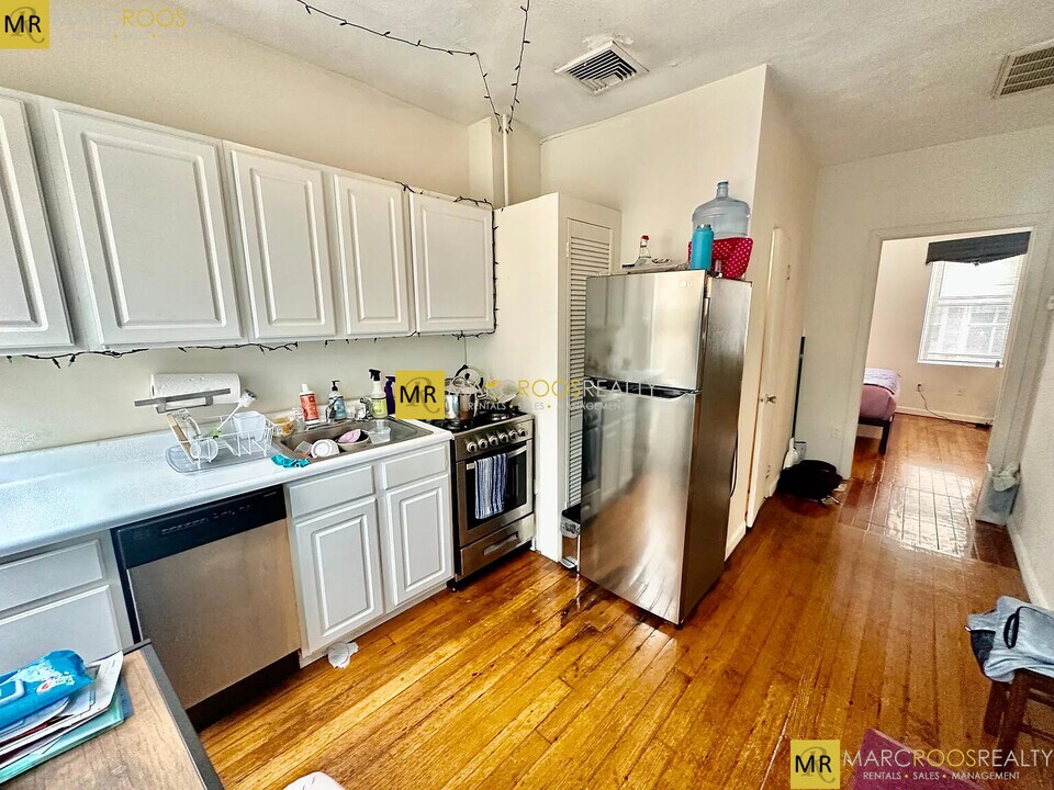 21 Charter St in Boston, MA - Building Photo