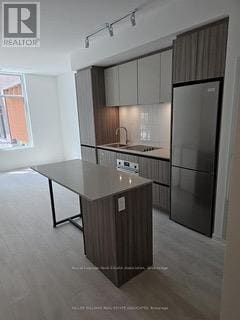 8 Beverley Glen Blvd in Vaughan, ON - Building Photo - Building Photo