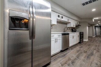 2249 W Taylor St in Chicago, IL - Building Photo - Building Photo