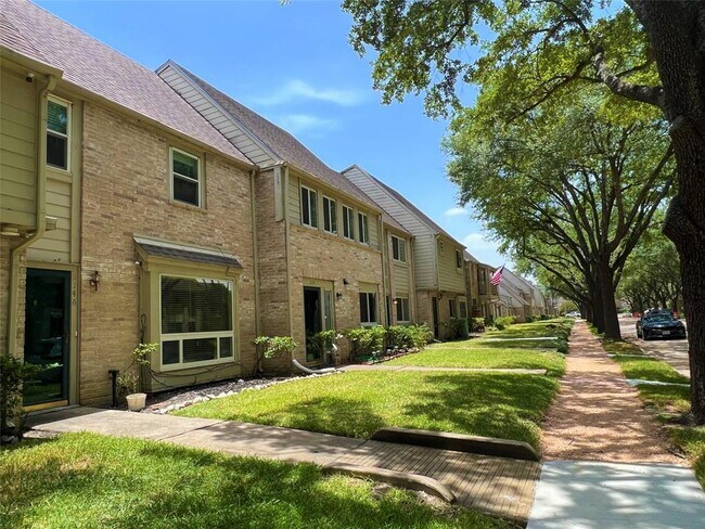 2146 Hazlitt Dr in Houston, TX - Building Photo - Building Photo