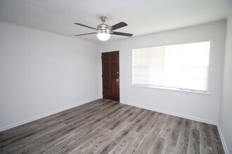 404 Ladybird Ln in Pensacola, FL - Building Photo - Building Photo