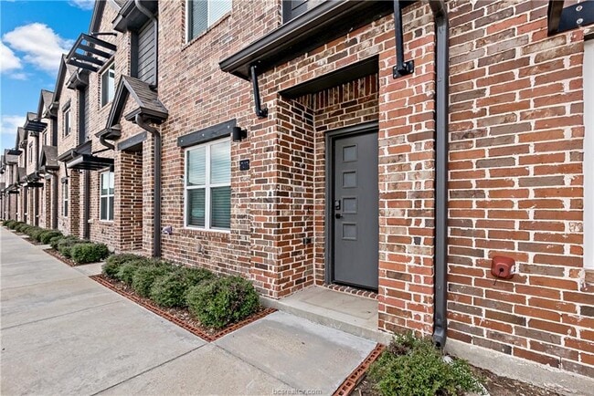 1451 Associates Ave in College Station, TX - Foto de edificio - Building Photo