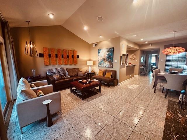 12660 Hillcrest Rd in Dallas, TX - Building Photo