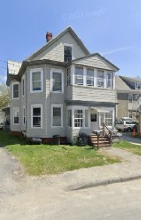 3 Pleasant Pl in Waterville, ME - Building Photo
