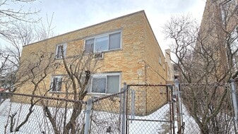 1401 W Warner Ave in Chicago, IL - Building Photo