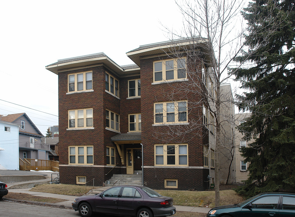 2908-2910 James Ave S in Minneapolis, MN - Building Photo