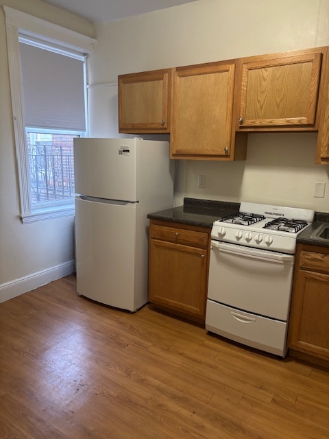 1860 Commonwealth Ave, Unit 32 in Boston, MA - Building Photo