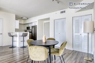 110 SW 12th St in Miami, FL - Building Photo - Building Photo