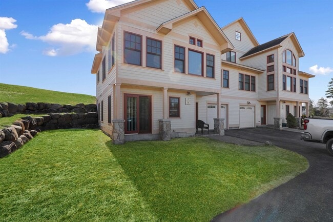 property at 13 Greenscapes Ln