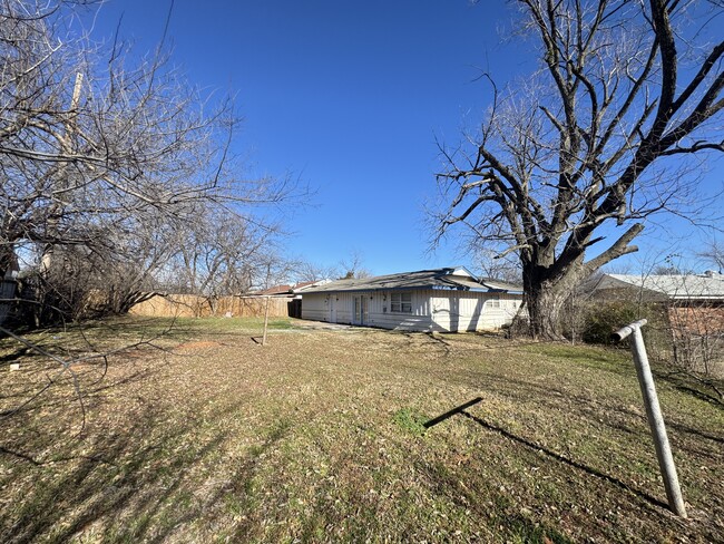 1321 Beechwood Dr in Del City, OK - Building Photo - Building Photo