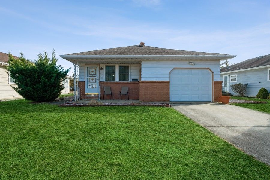 436 St Thomas Dr in Toms River, NJ - Building Photo