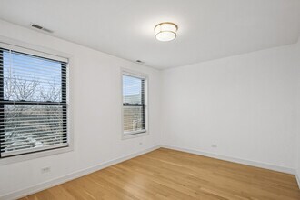 1242 W Huron St in Chicago, IL - Building Photo - Building Photo