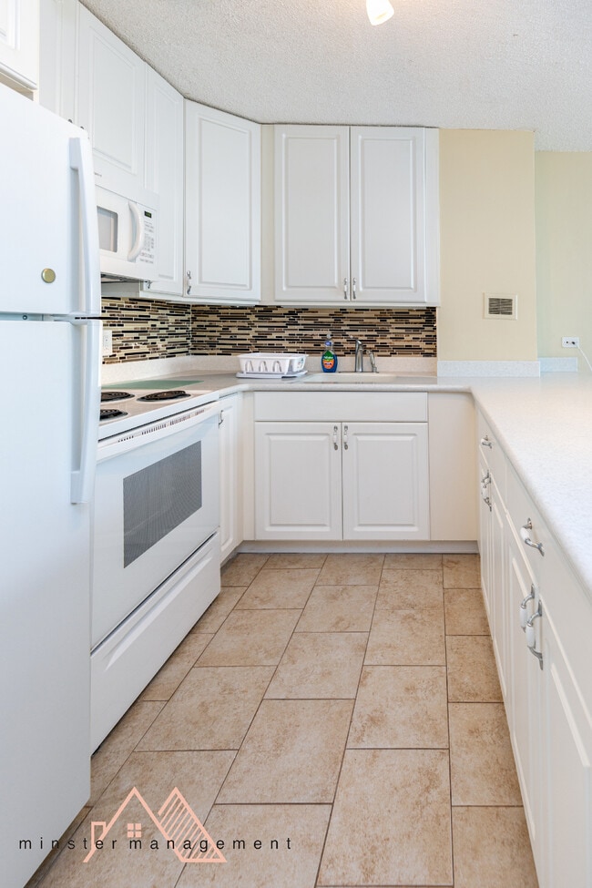 1050 Kinau St in Honolulu, HI - Building Photo - Building Photo