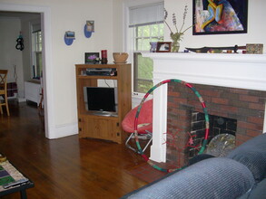 2006 E 1st St, Unit 1 in Duluth, MN - Building Photo - Building Photo