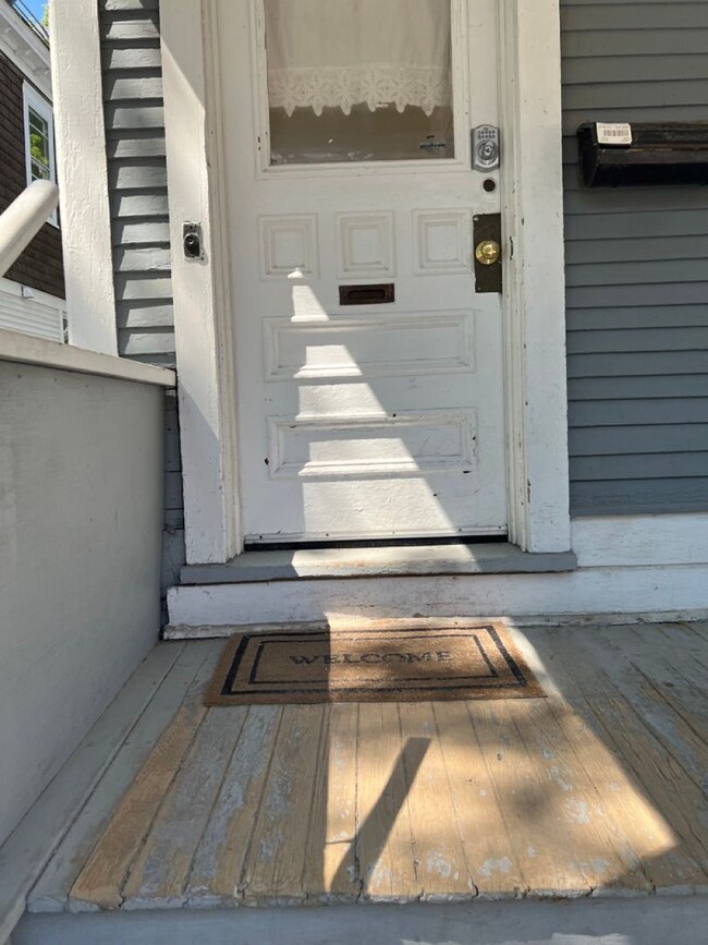 56 Hickok Pl in Burlington, VT - Building Photo - Building Photo