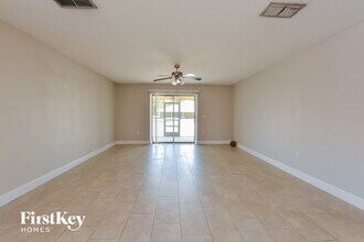 932 Fallbrooke Ave in Deltona, FL - Building Photo - Building Photo