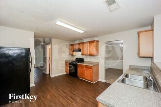 5190 Upper Elm St in Atlanta, GA - Foto de edificio - Building Photo