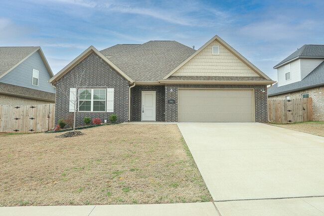 5911 SW Gentle Winds Ave in Bentonville, AR - Foto de edificio - Building Photo