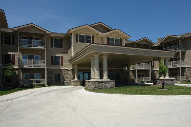 Stonecliff Estates in Lincoln, NE - Building Photo - Building Photo