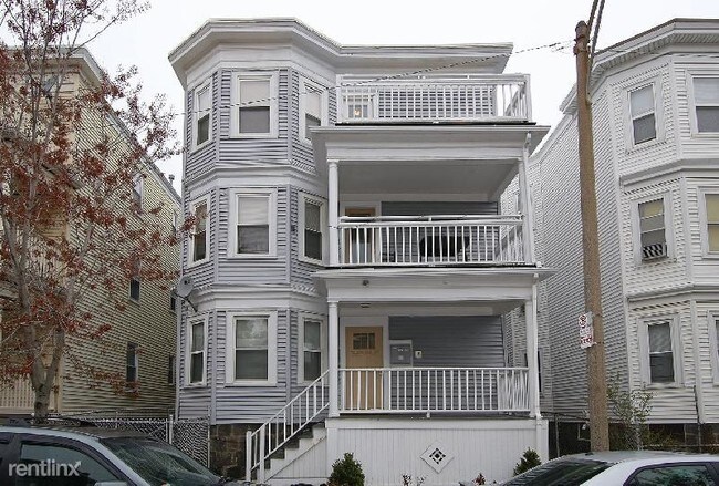 36 Sudan St-Unit -Apt 2 in Boston, MA - Foto de edificio - Building Photo