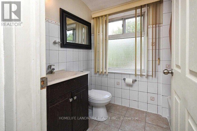 158 Woodfern Dr in Toronto, ON - Building Photo - Building Photo