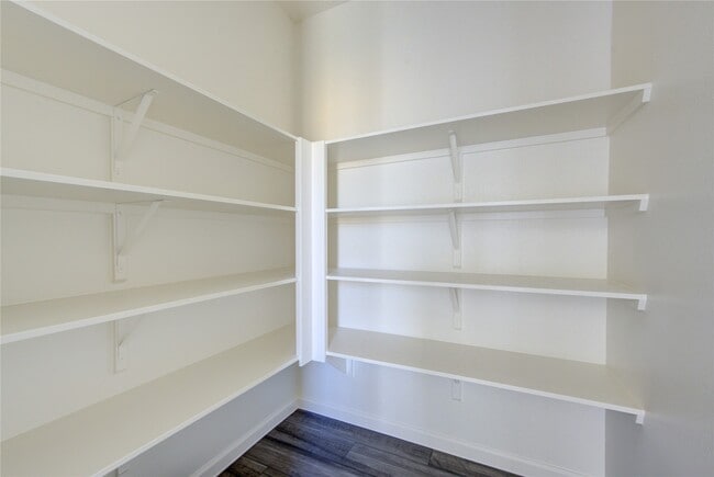 property at 5811 Lilac Cv Ct