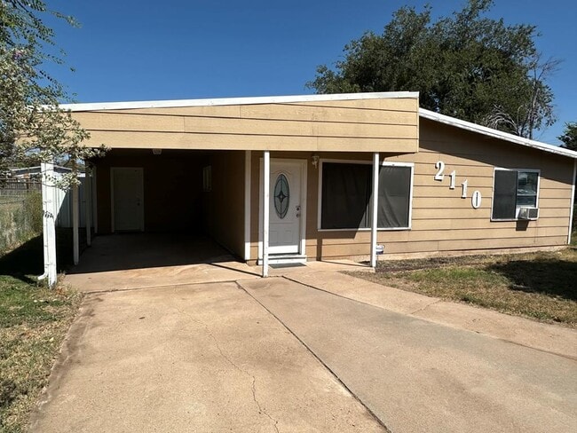 property at 2110 Glenwood Dr