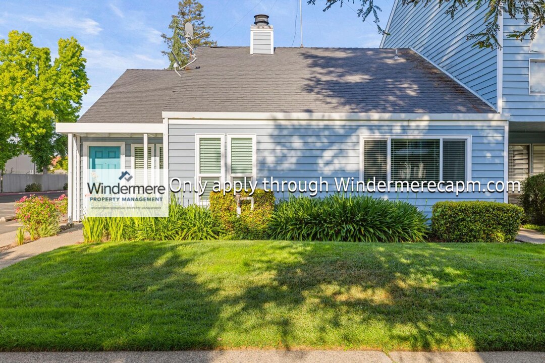 5943 Main Ave in Orangevale, CA - Building Photo