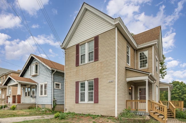 property at 3248 Glenmore Ave