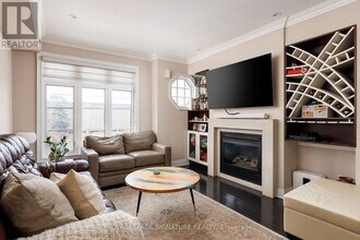 825C Oxford St in Toronto, ON - Building Photo - Building Photo