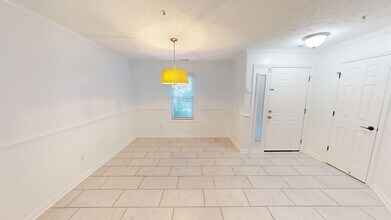 330 Bubble Creek Ct in Fayetteville, NC - Building Photo - Building Photo