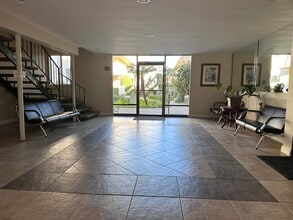 5328 Newcastle Ave, Unit 65 in Encino, CA - Building Photo - Building Photo