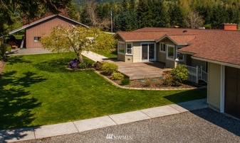 5683 Putnam Rd in Everson, WA - Building Photo