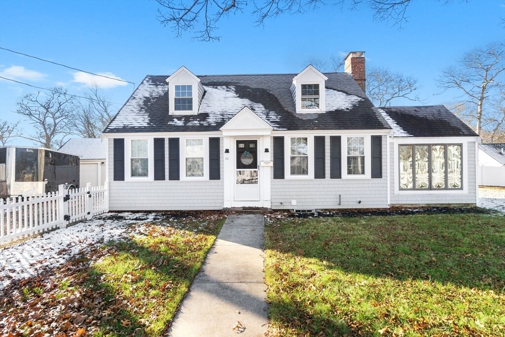 32 Woodside Ave in Wareham, MA - Building Photo