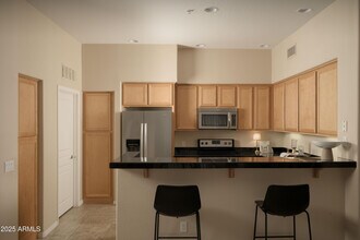 2989 N 44th St in Phoenix, AZ - Building Photo - Building Photo