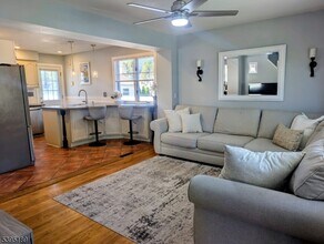 190 Oak St in Bridgewater, NJ - Building Photo - Building Photo