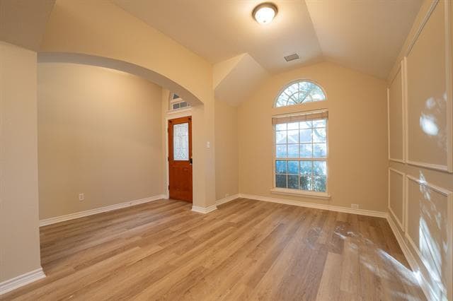 2002 Gardenridge Dr in Glenn Heights, TX - Building Photo - Building Photo