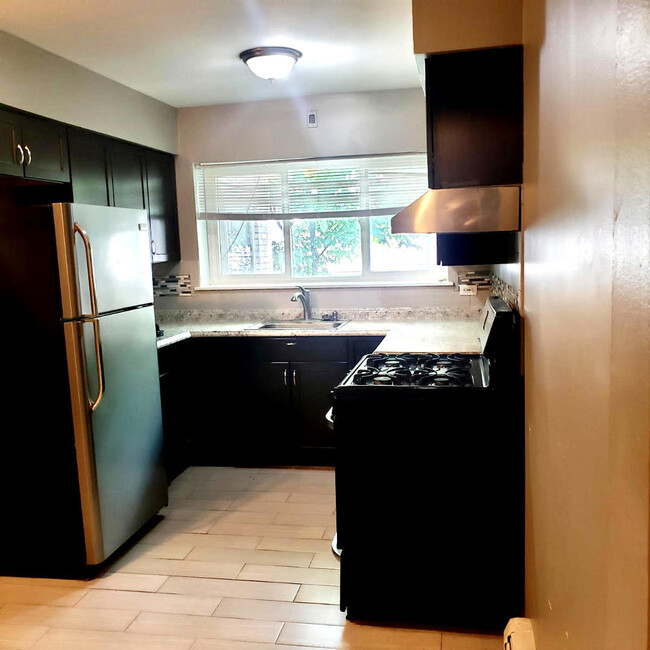 609 Oakton St in Evanston, IL - Building Photo - Building Photo