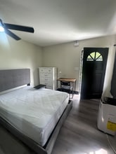 8328 Cristobal Cir in Orlando, FL - Foto de edificio - Building Photo