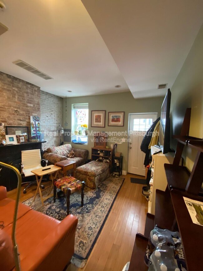 176 Lodi Way in Pittsburgh, PA - Building Photo - Building Photo