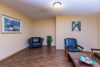 619-625 Snelling Ave N in St. Paul, MN - Building Photo - Building Photo