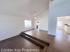 4462 Augusta Dr in Oceanside, CA - Building Photo - Building Photo