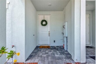 396 SE Sea Hunt Way in Stuart, FL - Building Photo - Building Photo