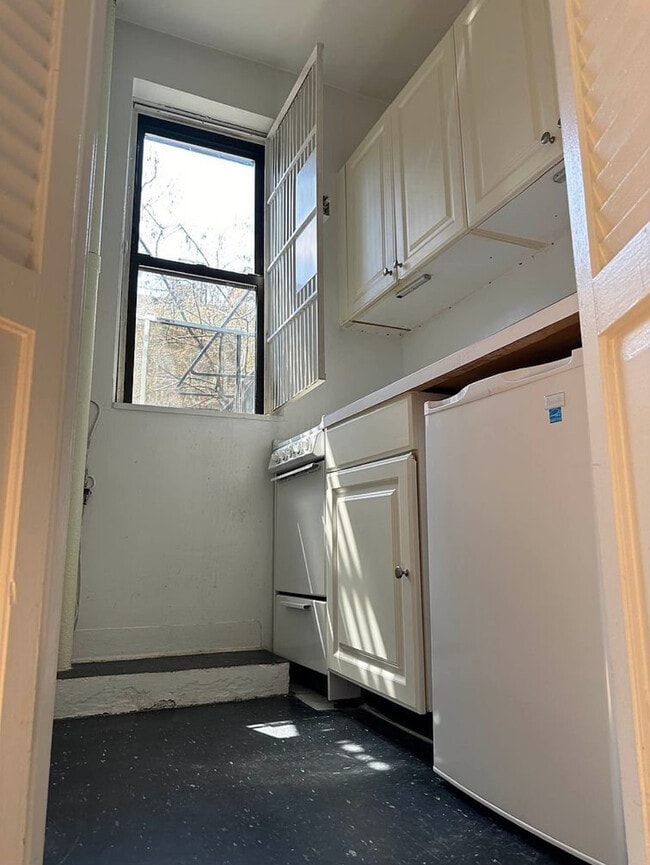 property at 310 E 90th St