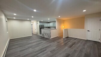 1-78 Beach 98th St, Unit 3 in Queens, NY - Building Photo