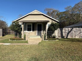 510 Hicks St in Tomball, TX - Building Photo