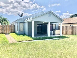 2070 NW 37th Ave in Coconut Creek, FL - Building Photo - Building Photo